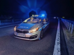 Dachowanie na ekspresówce. Na miejsce jadą służby ratunkowe, są utrudnienia w ruchu