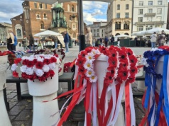 Kraków zmienia zasady dla kwiaciarek na Rynku Głównym. Czy to koniec tradycji?