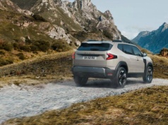 Jaką pojemność bagażnika ma naprawdę nowa Dacia Duster 150 KM 4×4 LPG? Importer poprawia błąd