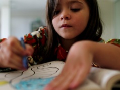 Kartka i kredki ujawniły gorzką prawdę. Tak szkoła uczy wstydu zamiast odwagi