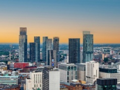 LOT ze slotami w Manchesterze