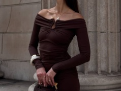 W tej sukience zrobisz furorę na andrzejkach i świętach. Wraca moda z lat 90