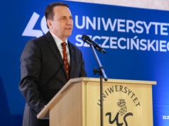 Minister Radosław Sikorski: konieczne uderzenie we "Flotę Cieni"