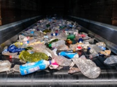 PET-y, tekstylia, odpady. Jeden taki katalizator i wszystko rozłożone