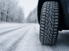 Dlaczego opony zimowe ratują życie – i czemu "całoroczne" to za mało
