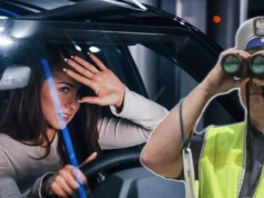 Policja sprawdza oświetlenie aut. 22 listopada mandaty sięgną 3 000 zł