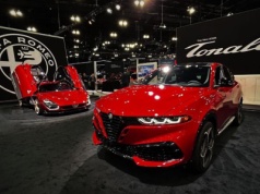 Alfa Romeo gwiazdą Los Angeles Auto Show 2025: 33 Stradale i nowe Tonale błyszczą w Kalifornii