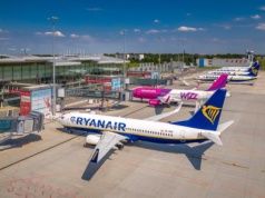 Na tych polskich lotniskach Ryanair i Wizz rywalizują ze sobą najmocniej. To przełoży się na tańsze bilety w te wakacje