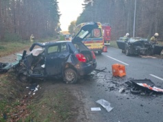 Czołowe zderzenie między Luzinem a Kębłowem. Droga zablokowana