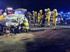 Poważne zderzenie dwóch aut. Trwa akcja ratunkowa. Na miejsce zadysponowano dwa śmigłowce LPR
