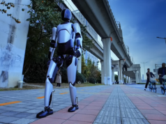 Chiński robot poszedł na dłuuu..gi spacer – jak z Krakowa do Zakopanego.