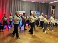 Były tańce, śpiew i pokaz mody – seniorzy z Wojnicza pokazują, jak się bawić
