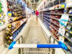 Konsumpcja zaczyna hamować wzrost oszczędności