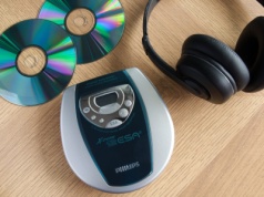 Pamiętacie jeszcze Discmana? Odtwarzacze CD wracają do łask dzięki tej nowince