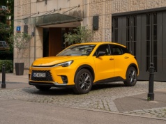 Lexus LBX w wyprzedaży rocznika 2025: Okazja, która łączy luksus z oszczędnościami