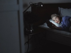 Nocne używanie smartfona a ryzyko samobójstwa. Wyniki 28-dniowego badania