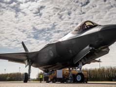 Drony nad bazą F-35