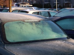 Nawet 3000 zł za lód na szybie. Policja nie odpuszcza w sezonie przymrozków