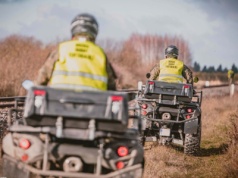 Żołnierze WOT na kolei już uzbrojeni