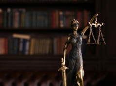 Kolejny wyrok unieważniony przez obecność "neosędziego". W naszym kraju można zabijać i gwałcić, a i tak nie zostanie się skazany