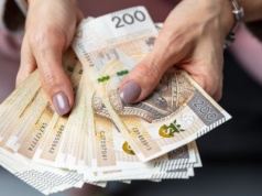 Tyle emerytury dostaniesz przy zarobkach 7 tys. zł na miesiąc. Kwota może mocno zdziwić