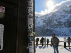 Atak zimy w Polsce. Ponad dwa tysiące interwencji strażaków. IMGW wydał ostrzeżenia