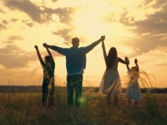 Czy dziecko może mieć czworo rodziców – ważna propozycja zmiany w prawie dla rodzin po rozwodzie