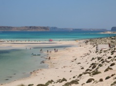 Na tej wyspie kąpią się w listopadzie. Lato trwa tu cały rok, a loty z Polski wcale nie są drogie