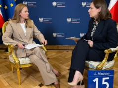 Ile naprawdę powinni zarabiać medycy? Wiceminister zdrowia Katarzyna Kęcka w "Miodowej 15"