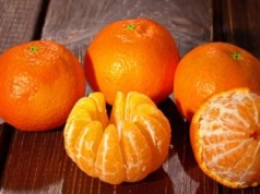 Te mandarynki nie mają pestek. Przyjrzyj się im dokładnie