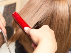 Nie french bob ani blunt bob. Ta fryzura wysmukla twarz i dodaje objętości