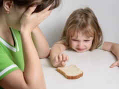 Rząd zapowiada zaostrzenie zasad dotyczących świadczeń i grozi sankcjami. Pod lupą bezrobotni rodzice