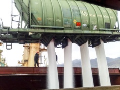 Ukraina kupuje rosyjskie nawozy? Dostawy pod flagą Omanu