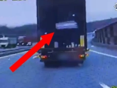 Lód spadł z naczepy wprost pod radiowóz – 3 tys. zł kary i apel do przewoźników