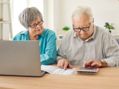 Podwójna emerytura tylko dla wybranych roczników. Pechowcy urodzili się miesiąc za wcześnie