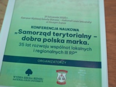 Samorząd terytorialny – dobra polska marka. 35 lat rozwoju wspólnot lokalnych i regionalnych III RP.