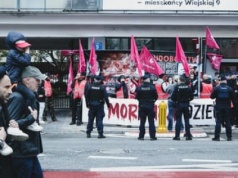 Ojciec i 18-letni syn z zarzutami za oblanie kwasem przychodni aborcyjnej AboTak