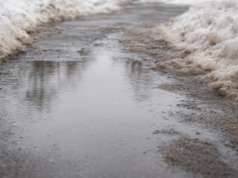 Gwałtowna odwilż po mocnym ataku zimy. IMGW ostrzega