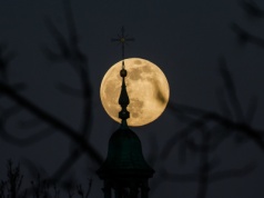 Planeta, dzięki której powstał Księżyc, była z naszej okolicy