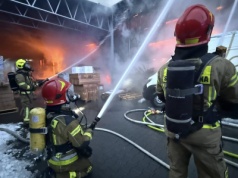 Pożar hali w Skawinie. Na miejscu ponad 30 zastępów