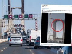 Toaleta spadła na ruchliwą drogę w Hiszpanii. Wylała się cała zawartość