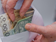 Duże zaskoczenie w grudniu 2025 dla seniorów, którzy nie spojrzeli do kalendarza