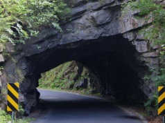 Jeden z zaledwie kilku tuneli tego typu w Polsce. Gdzie się znajduje?