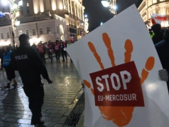 "Skandaliczne procedowanie". Groźna umowa coraz bliżej?