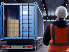 Brakuje kurierów. Poważny problem przed Black Friday i Bożym Narodzeniem