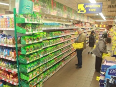 Kolejna znana marka walczy o przetrwanie. Zbankrutuje? Napoje znane z m.in. Rossmanna mogą zniknąć