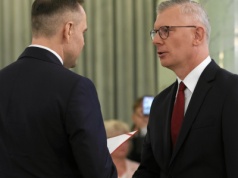 Dlaczego Nawrocki odmówił nominacji oficerów? "Pod wpływem Cenckiewicza postanowił wziąć kadetów na zakładników"