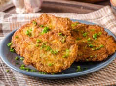 Teściowa robi placki ziemniaczane bez mąki. Wystarczy dodać to, a wyjdą obłędne