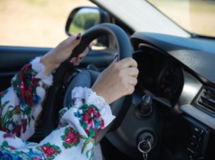 Mały detal ratował portfel kierowcy. Dziś z tego rozwiązania można korzystać w starszych autach