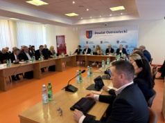 Nadzwyczajna sesja rady powiatu. Dodatkowe pieniądze na remonty dróg